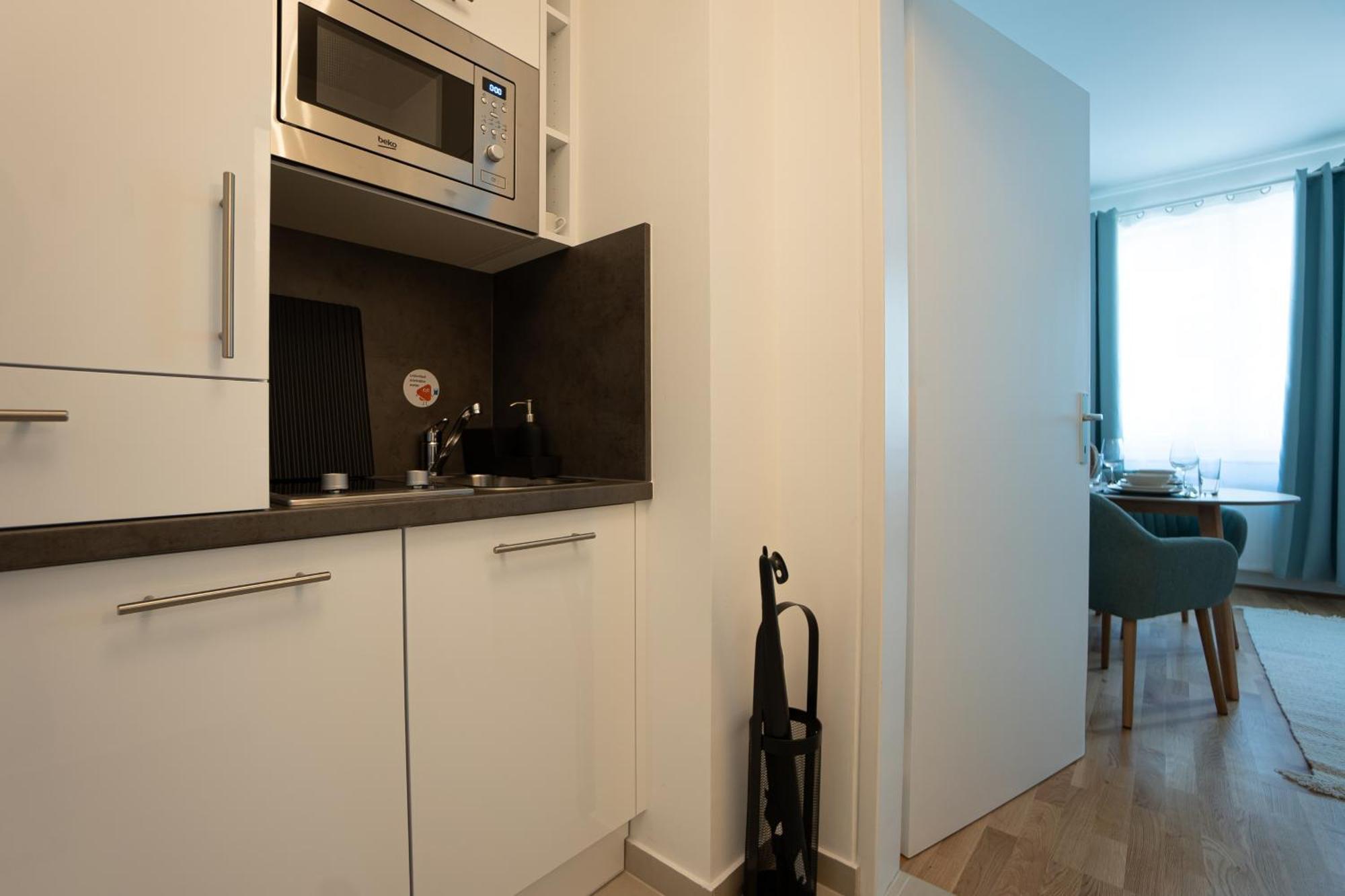 Bright Modern In Center With A Queen Bed Viena