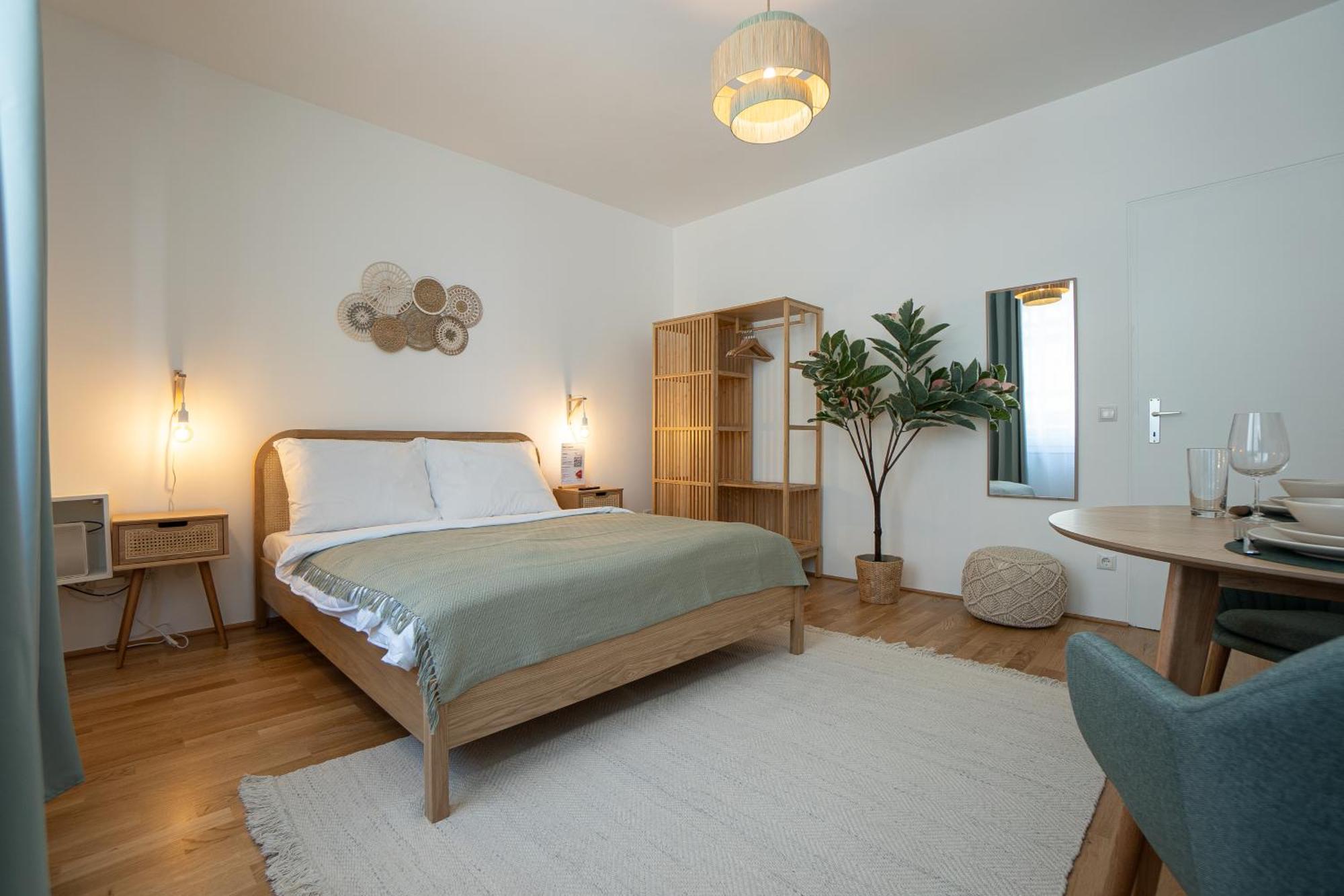 Bright Modern In Center With A Queen Bed * Wien